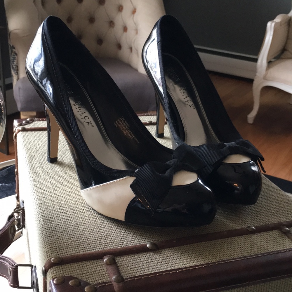 White House Black Market Crawford Heel